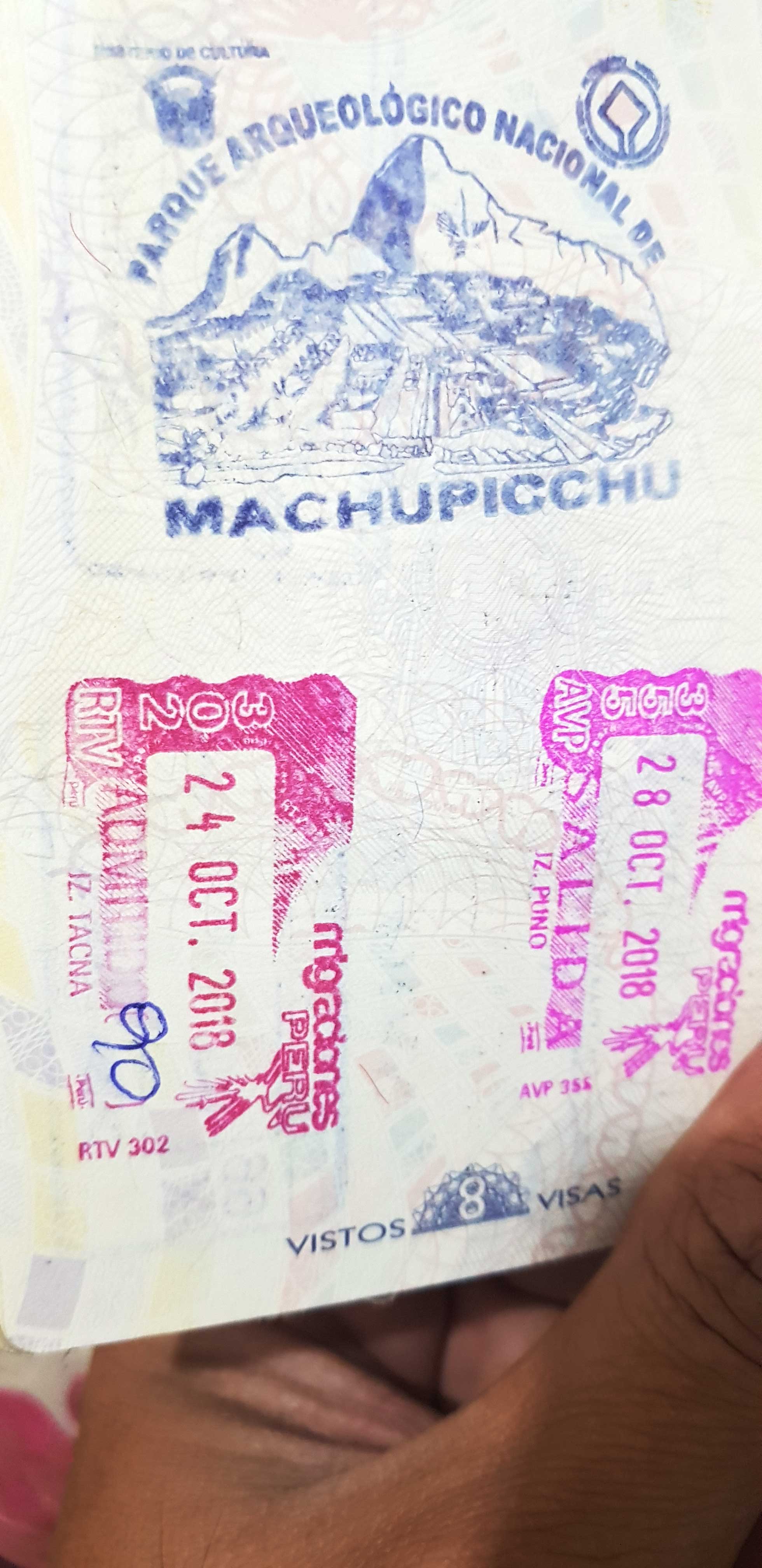 passaporte-com-carimbo-de-machu-picchu